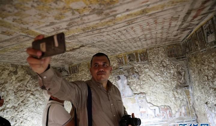 埃及开放两座3300年历史古墓，内部壁画保存完好