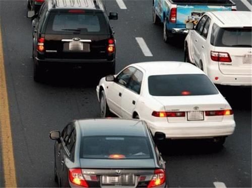  「高速」要想在高速公路上把车开好，这3点要记牢，特别是新手司