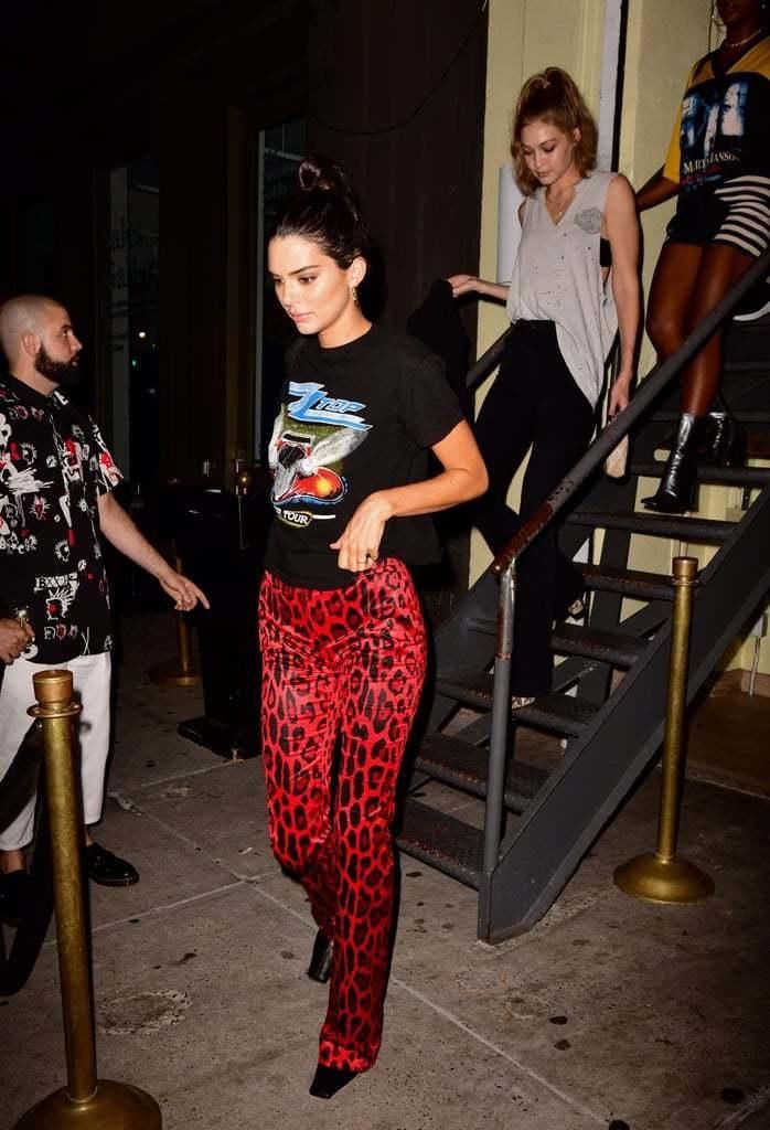 吉吉现身纽约时装周!“破旧不堪”背心真洋气，台上尽显完美身材