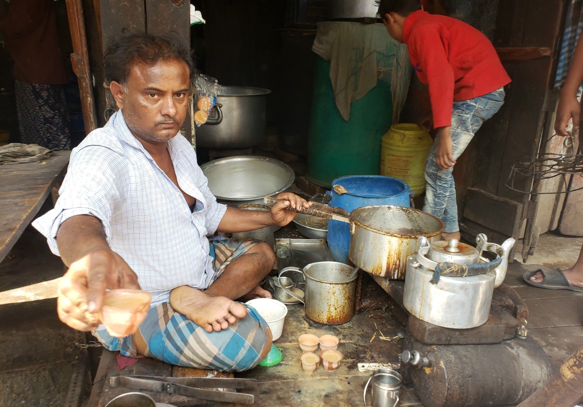 实拍印度第3大城市的街景，曾为英属印度首都，不如国内5线城市