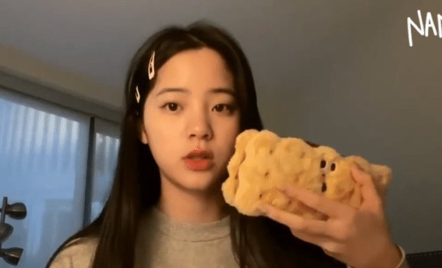 形状:有一种“少女心”叫欧阳娜娜文具盒,看清形状,太古灵精怪了