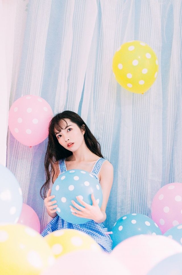 人像摄影：小姐姐散发出一种小妩媚的性感