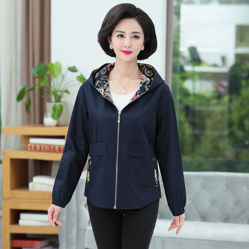 气质优雅的妈妈外套，文雅端庄又得体，立马下手买2件