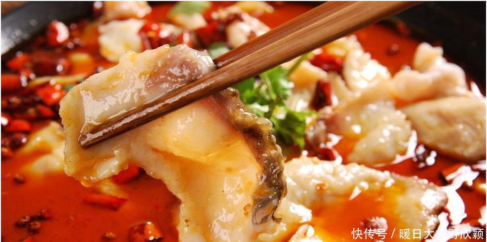 「做出来」做水煮鱼下锅前,别只会腌制,多加这关键一步,鲜嫩美味还嫩滑