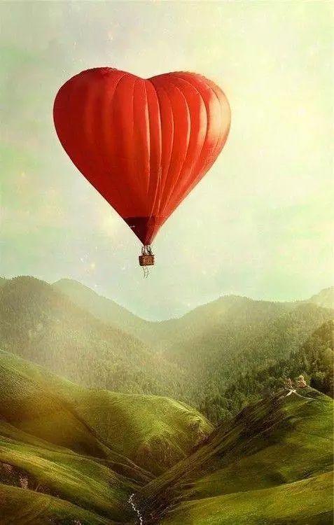 全世界都在说“我爱你”,而我要送你小心心