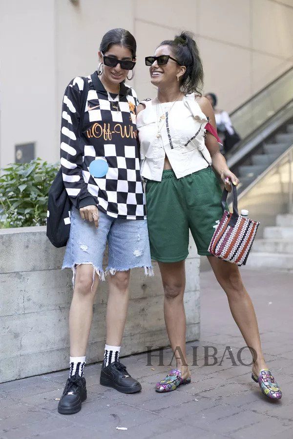 实用| 时尚博主教你早秋穿搭，这样的时髦单品不来一件?