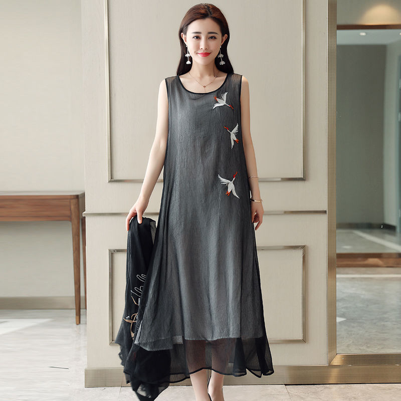 微胖女穿最美的流行中国风“茶服”，风韵十足、引人瞩目