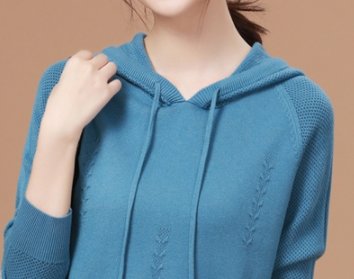 难怪嫂嫂把毛衣全给扔了!原来今年流行这种，搭小脚裤特美