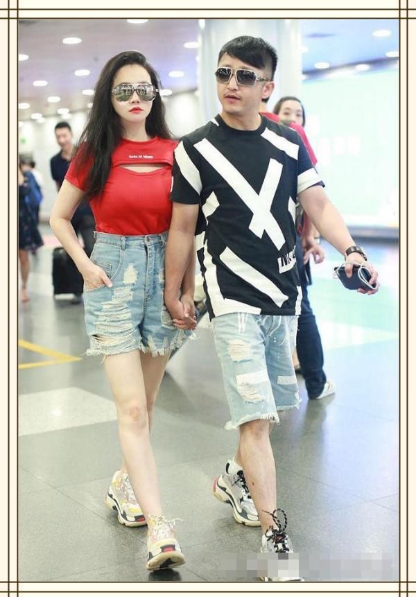 厉害了冉莹颖，上衣挖一孔显层次感，网友：这身材只有拳王hold住