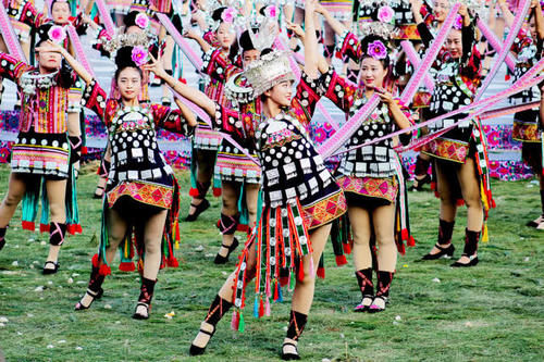 这个地方被誉为“性感超短裙之乡”,女孩子们都穿超短裙出门