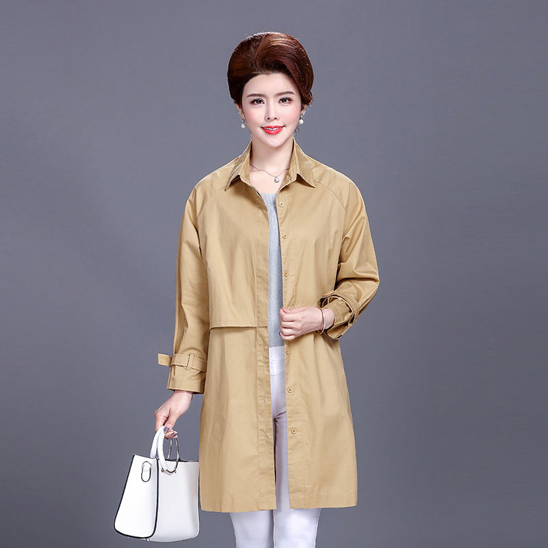 谁说秋装外套不时髦了?瞧瞧下面这些中老年风衣，洋气又减龄显瘦