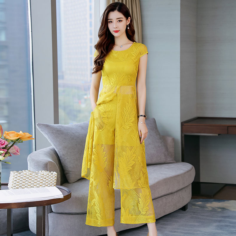 好羡慕!表嫂今天悄悄就穿新套装了，显高显嫩，比我的还美还便宜