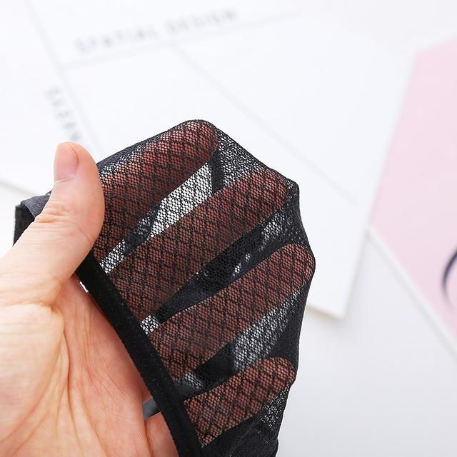 不透气的三角裤别穿了，夏天换套网纱的，比蕾丝凉快又舒服