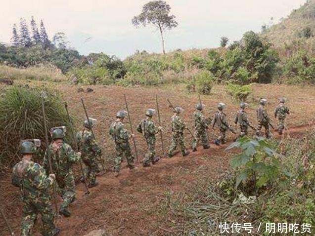 中国这座村庄不适合旅游:不小心就会踩到地雷,只有排雷兵敢进