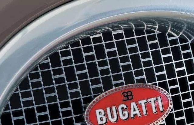  『GT』优衣库联名款T恤弱爆了！潮牌联名的奔驰AMG GT S你见过吗？