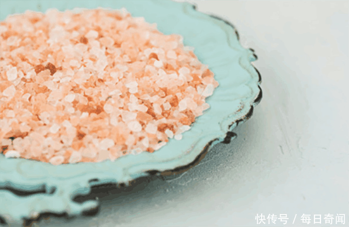 皮肤变成螨虫窝竟浑然不知,3方法教你自检,十试九中2招根除