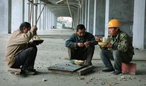  欠钱|过去农村欠钱的人少，如今负债的人多了，为何？3点原因令