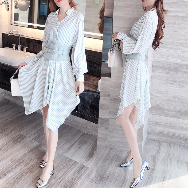 明明只有33岁,别打扮像大妈,瞧瞧下图女人穿的裙装,美不可言