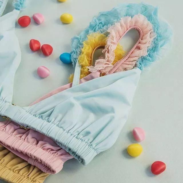 性感的泳衣才是这个夏天的标配