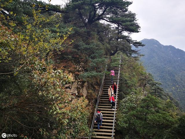 这里因为有蟒蛇出没而得名，风景优美，吸引众多游客前来游玩