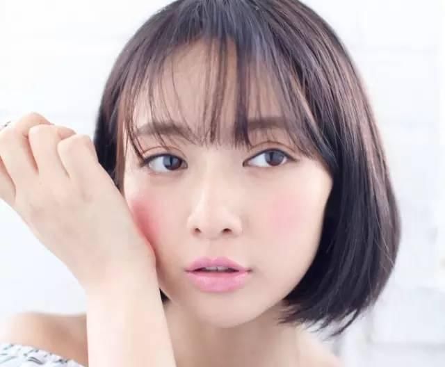  「爱心」腮红不会涂？那就毁了一张脸的妆。