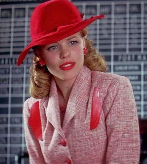 这次我们不谈情说爱，一起来聊聊那些爱情电影中被忽略的时髦搭配