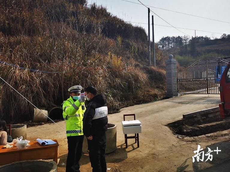  「返乡人员」黄冈英山：大别山深处战“疫”观察