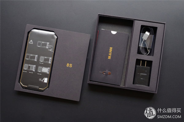 萝卜谈数码 篇二:大妈首发:摧毁一部手机有多难?三防手机MANN 8S不完全暴力测试