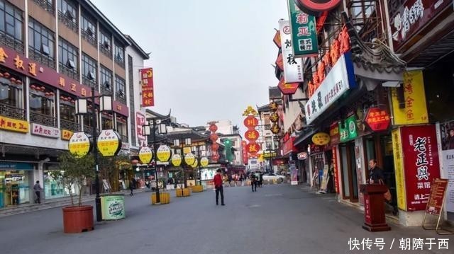 中国最“有味道”的4条街,因宰客而火遍全国,当地人根本不去!
