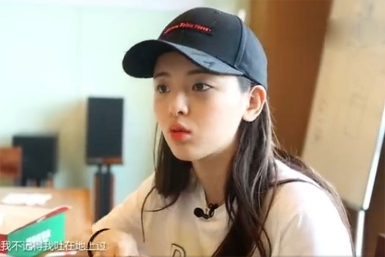 娱讯:胡歌方发律师声明|杨超越回应随地吐痰|大张伟蜡像