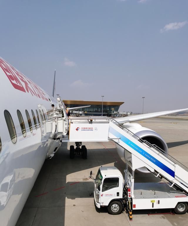  「公司」无奈重新安排行程，却意外打卡东航云南公司的第一架789，值了！