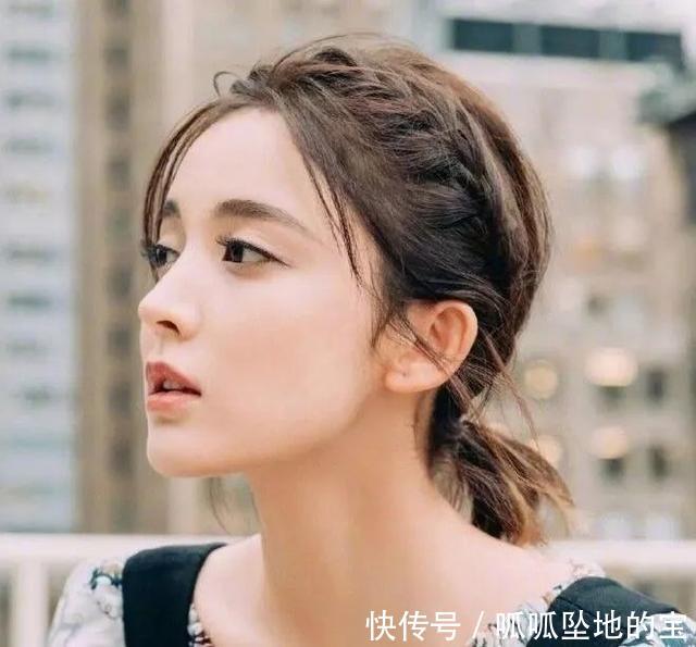 女生@大脸女生必备的五款发型,好打理又超级显脸小,清新还减龄