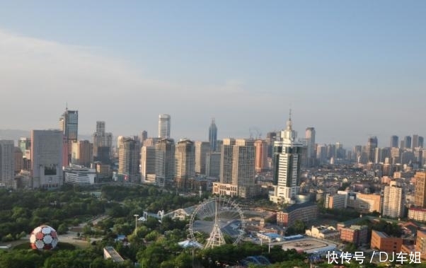 中国最古老的电车,一直到现在还在使用,游客只需1元就能体验