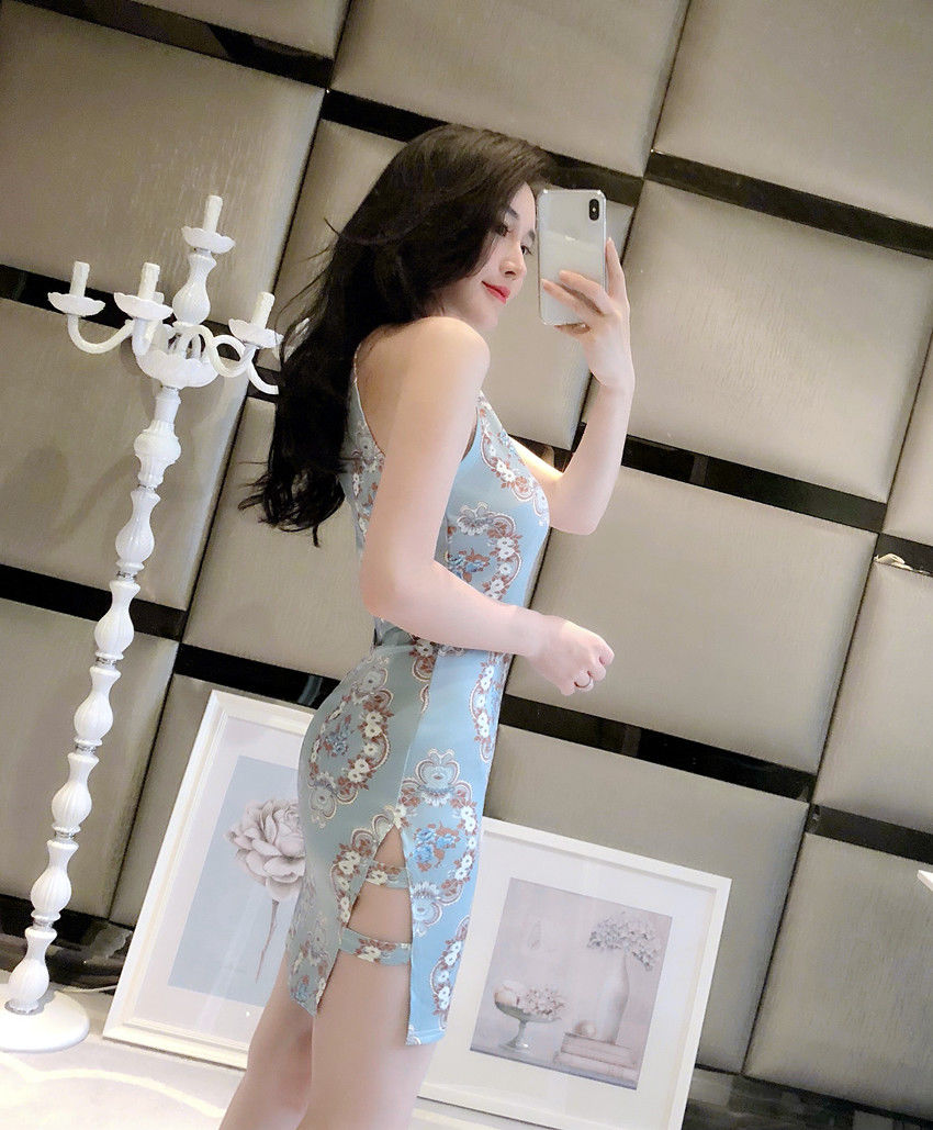 小姨爱穿包臀裙旗袍配丁字裤去酒吧夜店，成为全场焦点，让人嫉妒