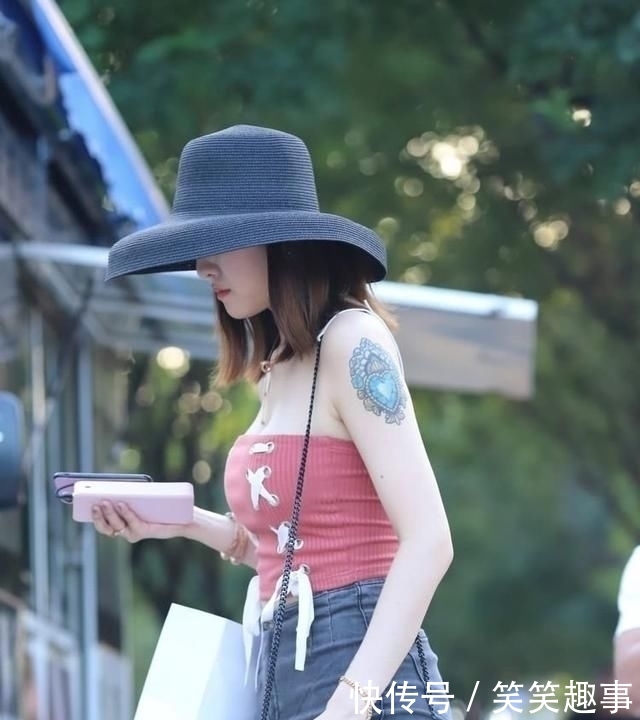「小姐姐」街拍美女:此时,心动了一下,小姐姐你怎么这么好看