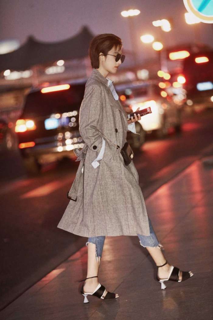 张俪跟金晨同穿仙女裙, 网友: 看这个背就知道谁更美了