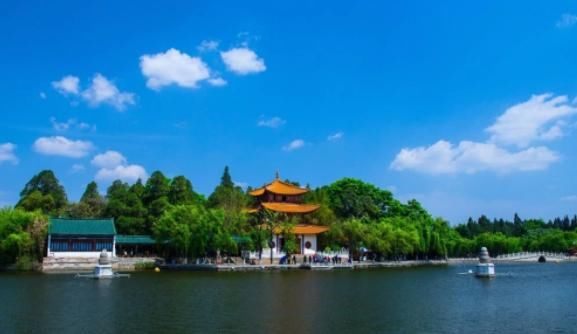 云南省最干净的城市,干净程度不输日本,街上几乎看不见垃圾!