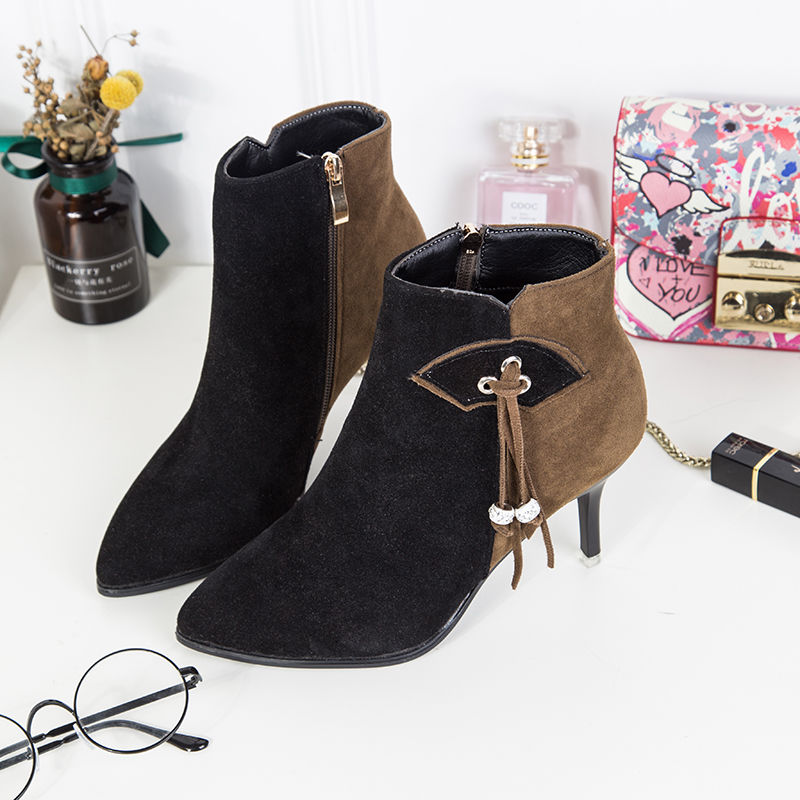 高跟鞋真过时了!今年流行马丁靴，精致减龄，特适合80后