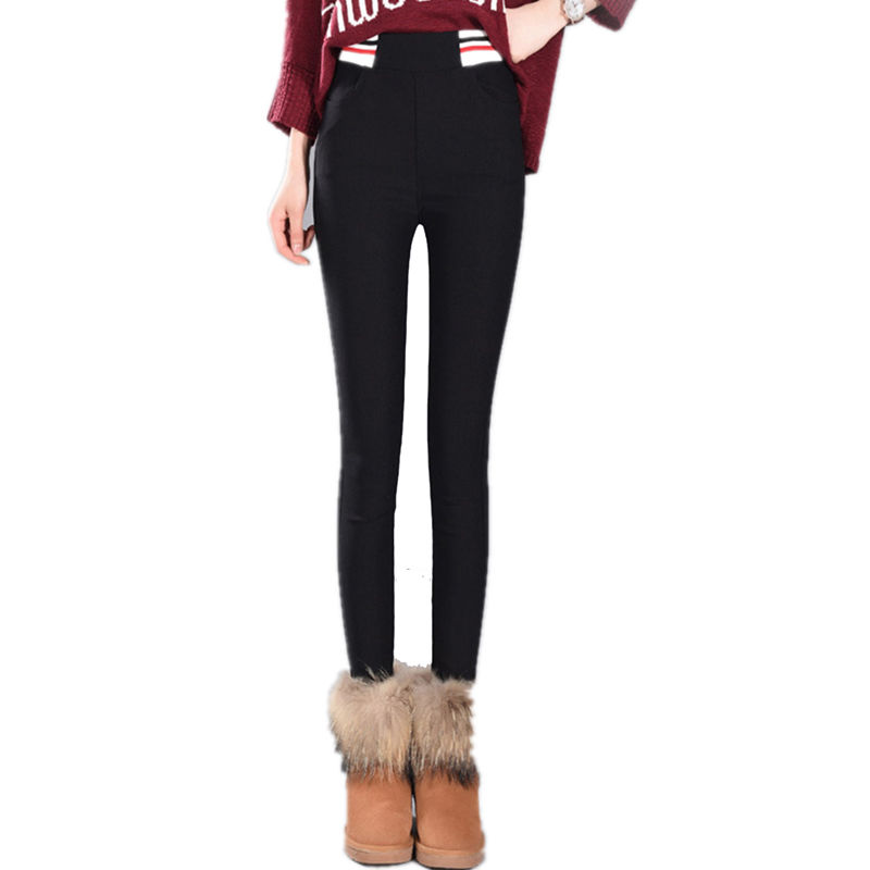 女人宁愿不打扮，也要穿打底裤!不仅身材有致而且性感迷人