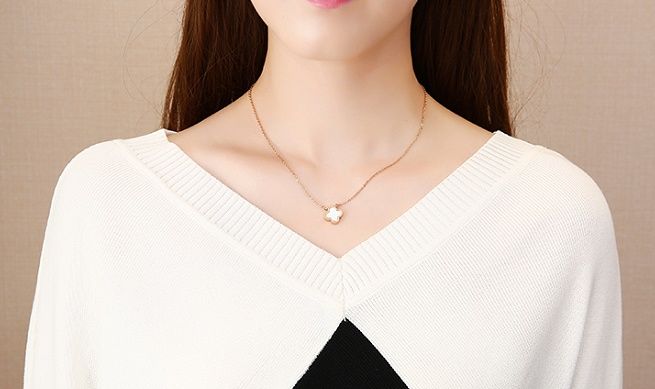 新发现:一种“小香风”套裙，比风衣时髦多了，小个子也能驾驭