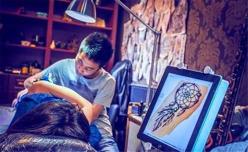  #会不会#纹身后变胖，纹身的图案会发生什么变化？答应我，看完别笑