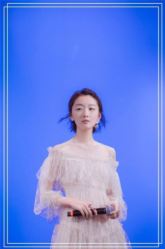 别以为只有超模才有大长腿，162周冬雨用实力告诉你矮个子也有！