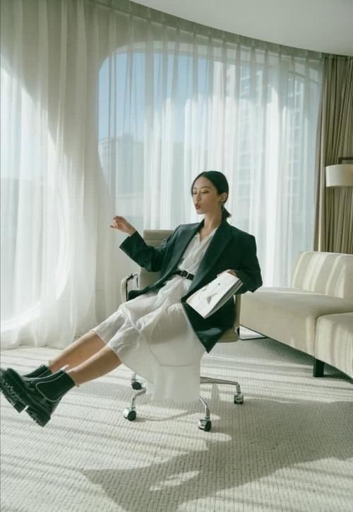 『女人味』好看又时髦,十套优雅精致的春装搭配,尽显温柔可人的小女人味