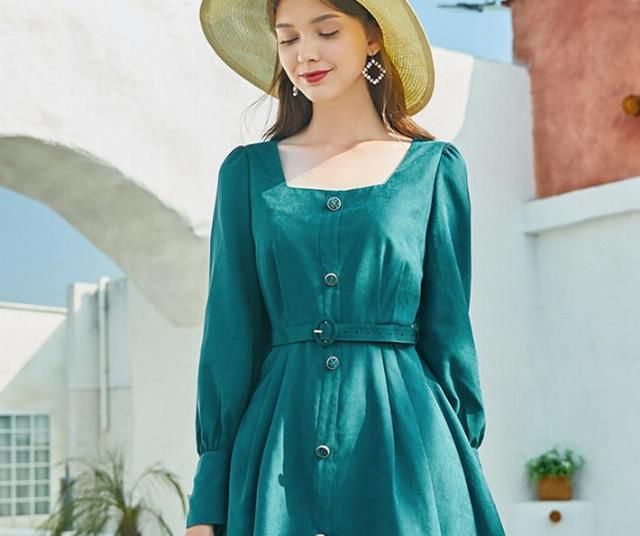  『女生』肩膀太宽的女生，该如何选择衣服？尝试下这些款式