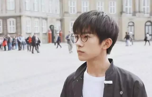 这么丑的“鲻鱼头”谁能hold住？易烊千玺却因此暴露真实颜值！