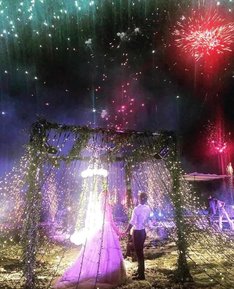 满足了少女们对婚礼的所有幻想，这场世纪婚礼到底有多梦幻?