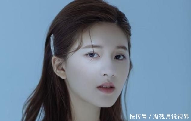 奶奶：赵露思和奶奶直播吃饭，谁看清她吃的啥？才懂啥是“吃不胖”体质