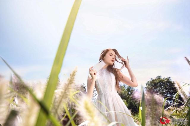 华为P20新色带你走进纽约时装周 以自然灵感重塑色彩流行