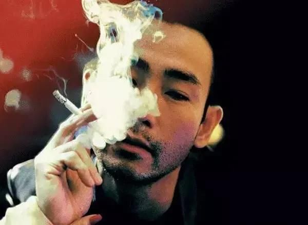 港剧@8.9分！今年最高分港剧诞生，男主角是TVB视帝，被误会买不起房