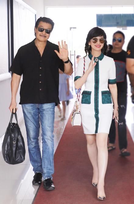 赵雅芝真会穿！64岁居然学24岁姑娘穿紧身装，网友：说她24我也信